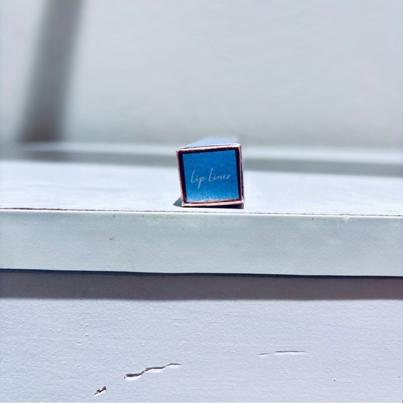 💄 The Beauty Bybel Lip Liner — “Ashley” (NIB) - Picture 5 of 6